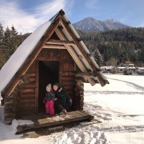 Meet your Posher, Melanie - Picture 1 of 1